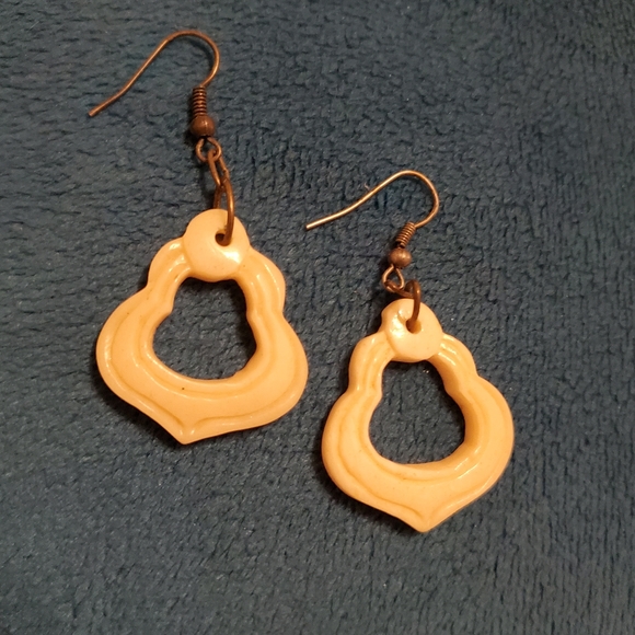 Earrings - Picture 1 of 2
